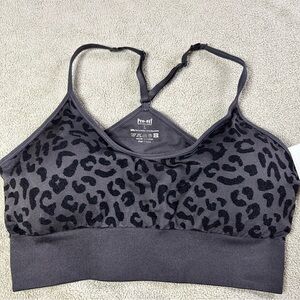 Pro-fit Seamless Racerback Gray and Black Leopard Print Sports Bra